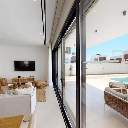 Side Sea-View Beach Villa Terpsichori At Periyiali Konnos Resort 别墅